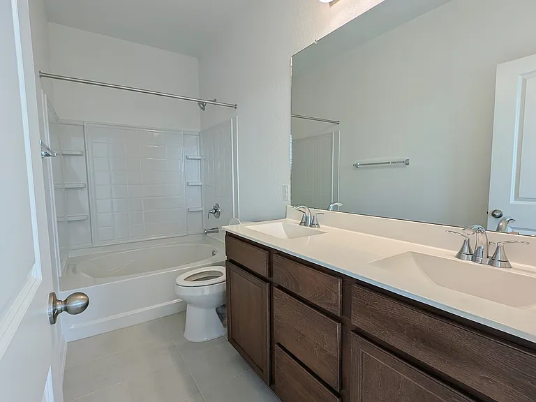 15611 Electra Cir — Photo 11