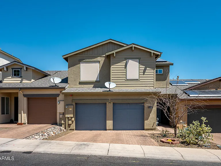 652 Brindle Dr — Photo 1