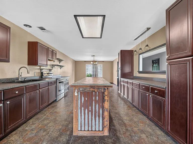 135 County Road 4519 — Photo 15