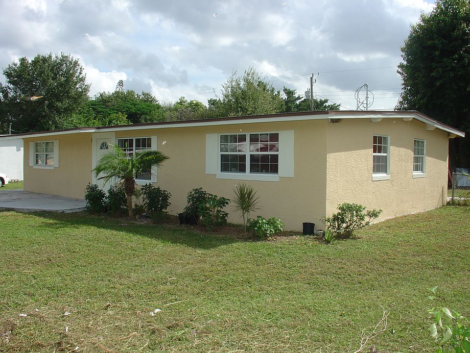 1st image of 4726 Hunters Green Dr