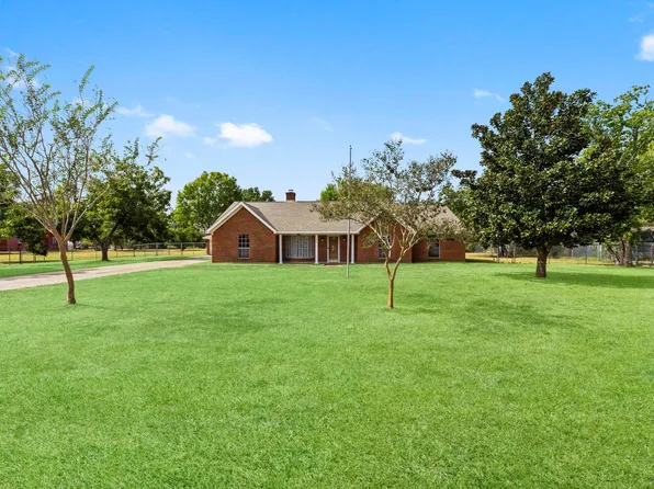 2810 Lilac St, Pasadena, TX 77503