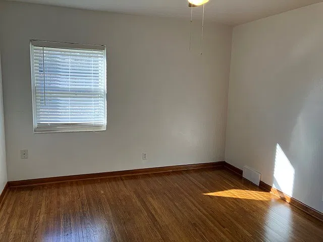2 bed, 800 sqft, $900 — Photo 2
