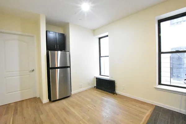 Rented by Clove Realty LLC | media 2