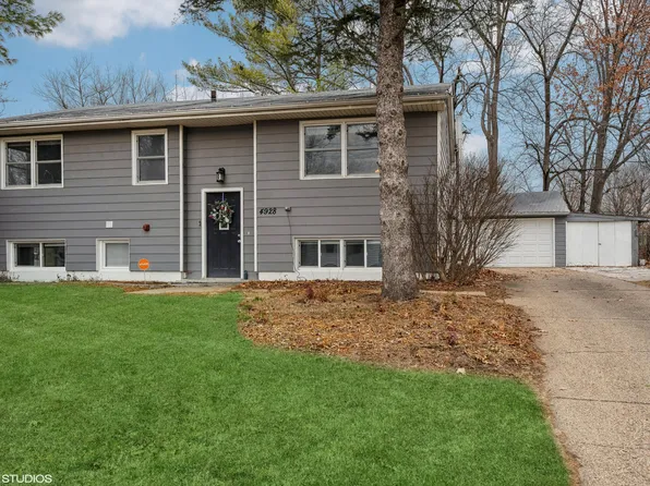 4928 Hillcrest Dr, Pleasant Hill, IA 50327