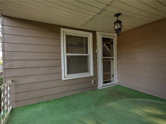 2nd image of 321 Ross Ave