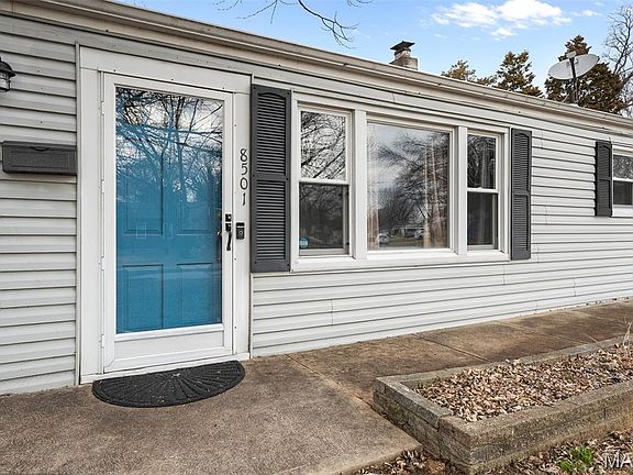 3rd image of 8501 Palmetto Dr