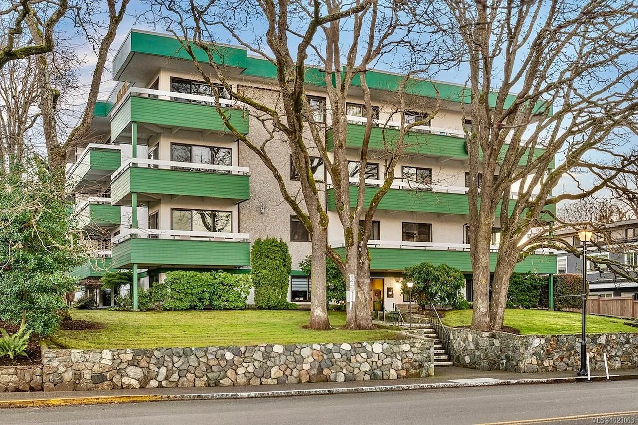 2095 Oak Bay Ave #303 photo 1