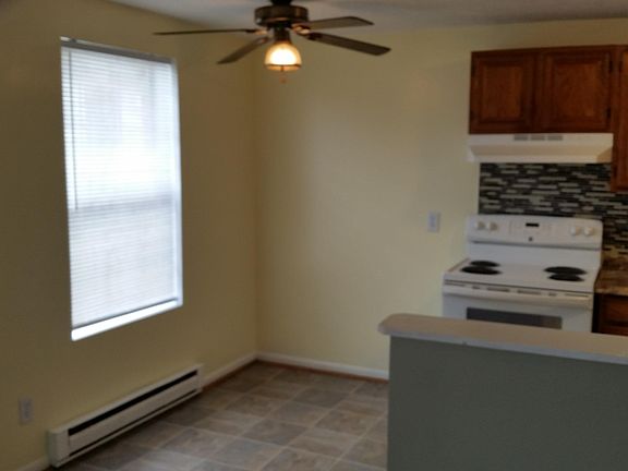 4th image of 6211 Wellington St #B