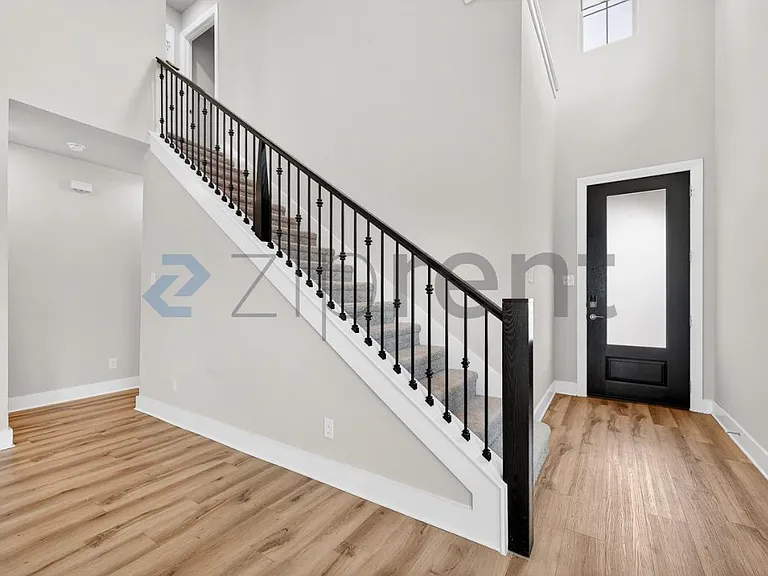 2301 Norma Ln — Photo 3