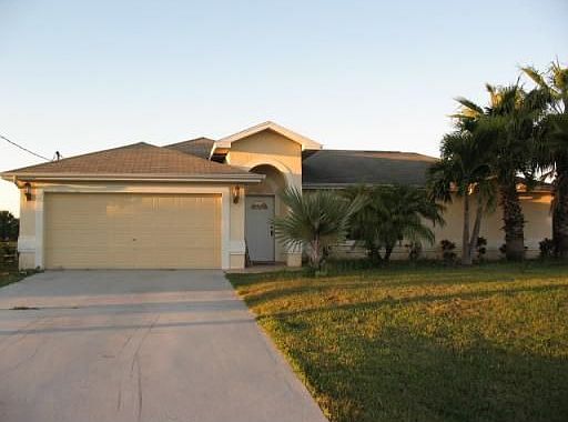 Home For Sale In Port saint lucie