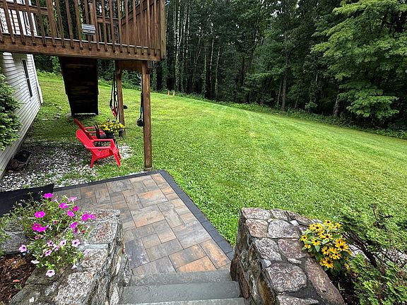 2nd image of 31 Squire Hill Rd