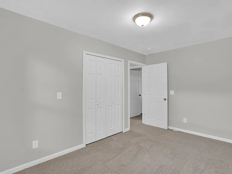 1016 Arlington St — Photo 16