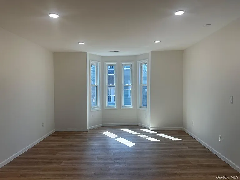 38 Carroll St #2 — Photo 4