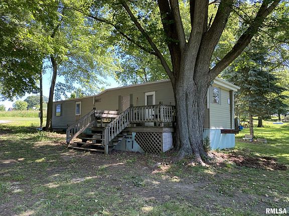 3rd image of 14 Lake Warren Dr