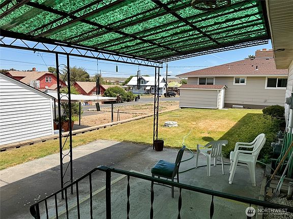 4th image of 511 E 2nd Avenue