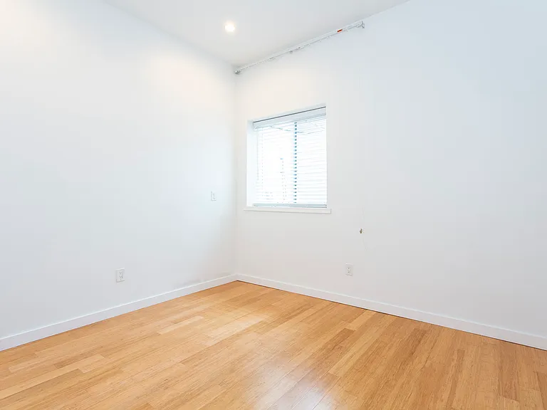 1519 Ogden St #1 — Photo 11