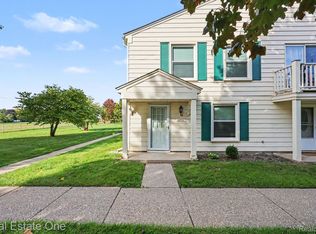 2755 Fox Hollow Ct, Lake Orion, MI 48360