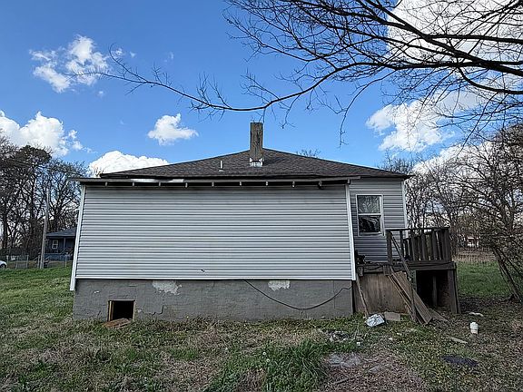 3rd image of 115 E Dempster Ave