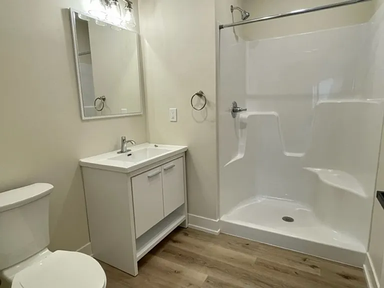 Beautiful Studio and One Bedrooms West Grand Neighborhood — Photo 19
