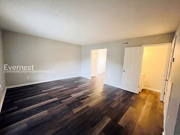 5th image of 701 Summitt Ave Unit B