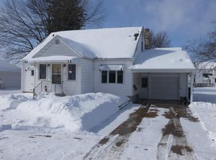 438 Harrison St, Lancaster, WI 53813
