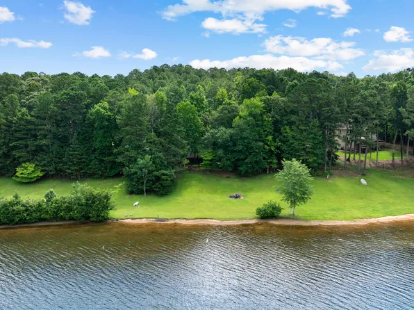 280 Waters Edge Ln, Newnan, GA 30263