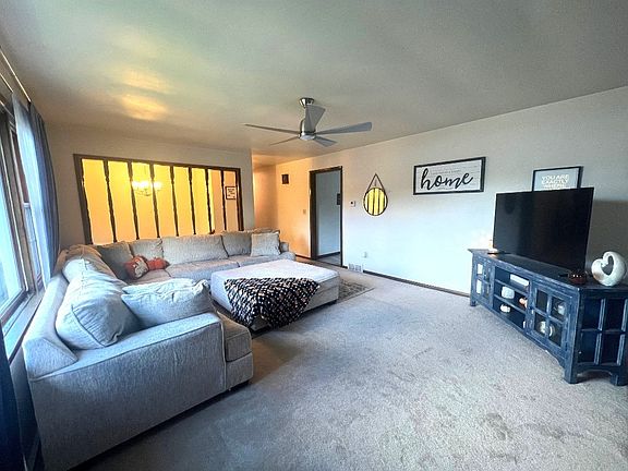 3rd image of 3425 W 42nd St