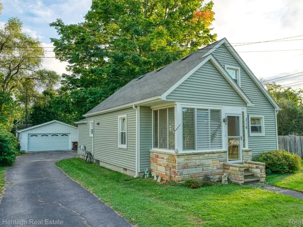 316 E Walnut St, Webberville, MI 48892