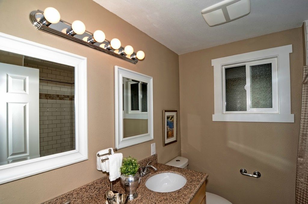 Lake Forest Park, WA 98155