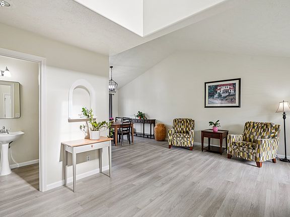 5th image of 1743 SE 60th Ave