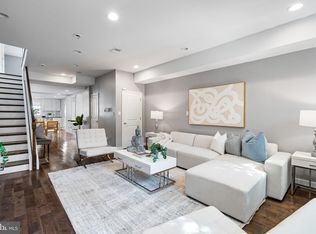 2037 Carpenter St, Philadelphia, PA 19146
