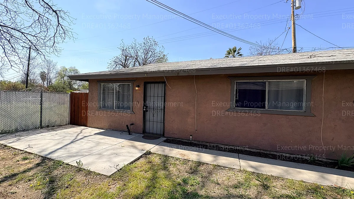 Building Photo - 605 8th St