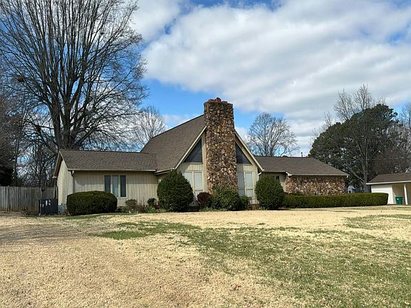 3rd image of 187 Channing Way