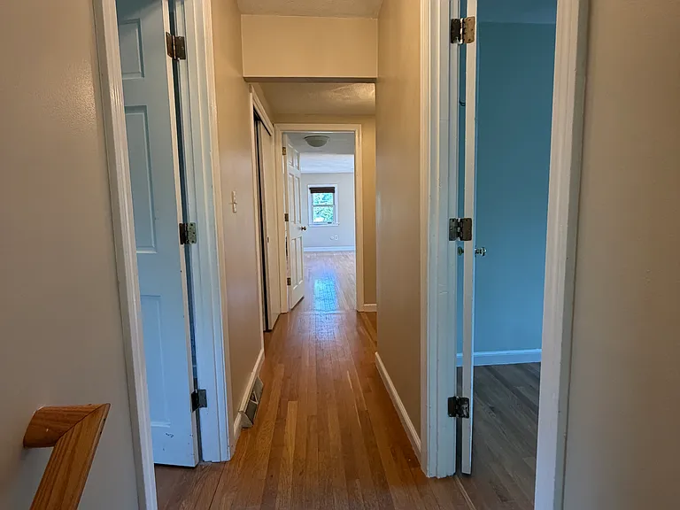 Pond St — Photo 10