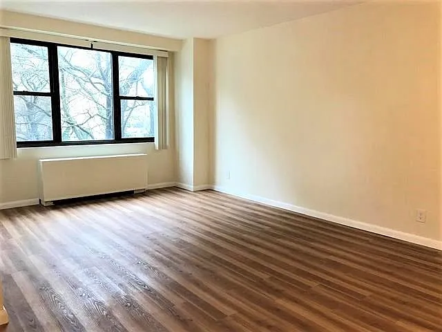 201 Saint Pauls Ave #2M — Photo 2