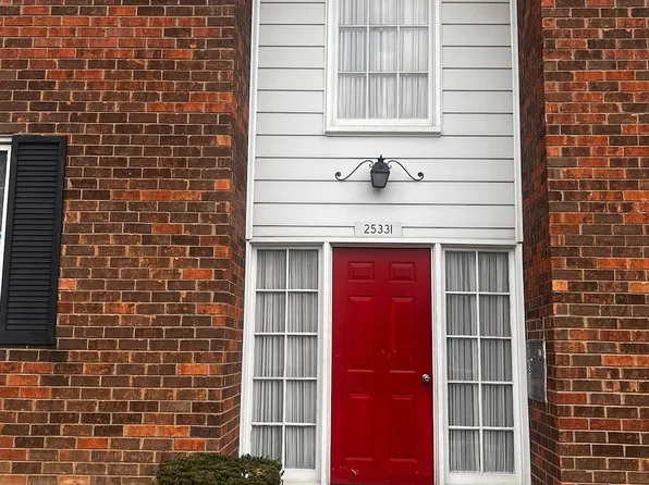 25331 Shiawassee Cir APT 206, Southfield, MI 48033