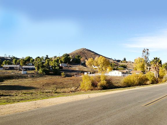 5th image of 28415 Mountain View Pl