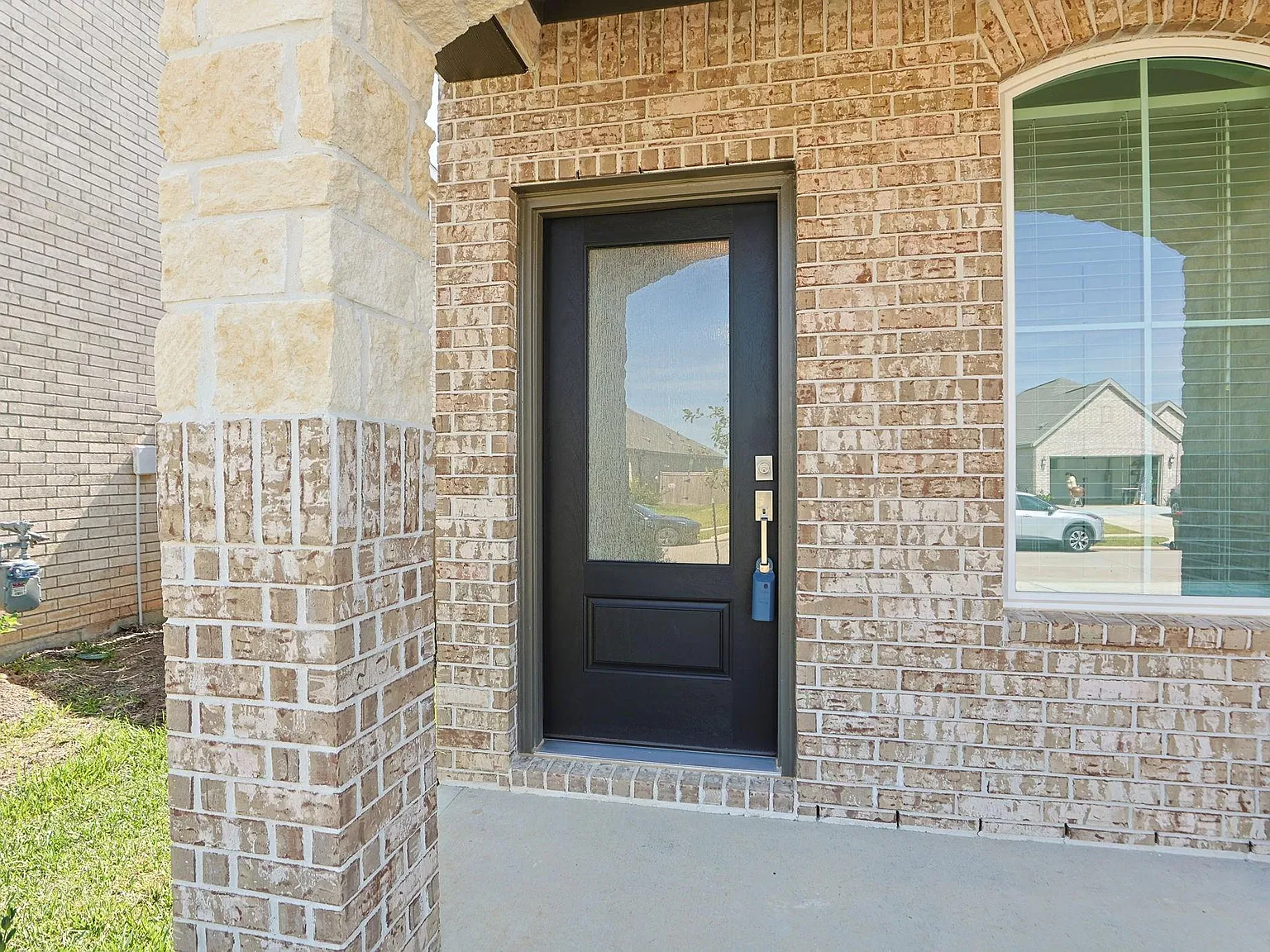4 bed, 3.0 bath, 1875 sqft, $2,400 — Photo 4