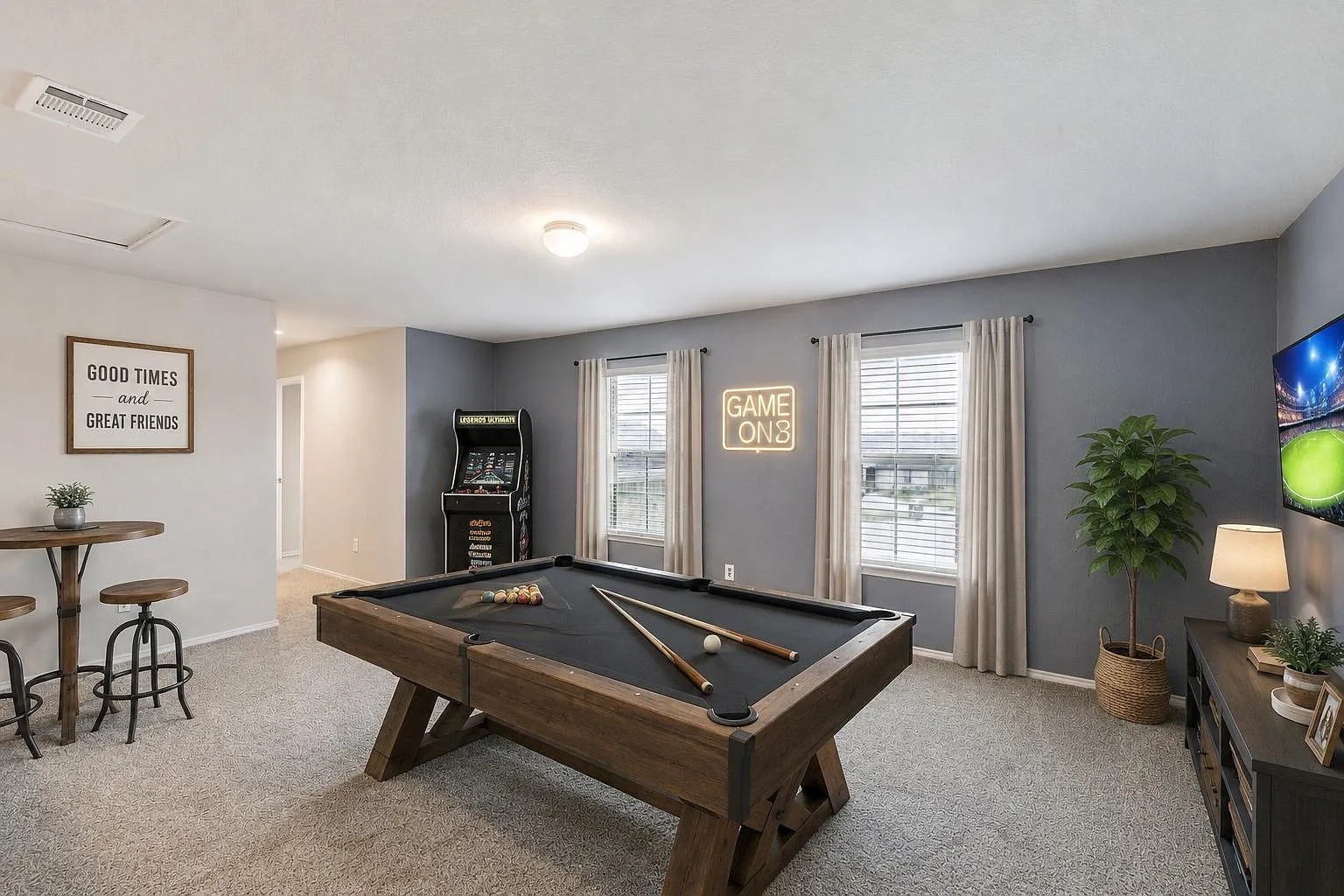 4 bed, 3.0 bath, 2600 sqft, $2,300 — Photo 4