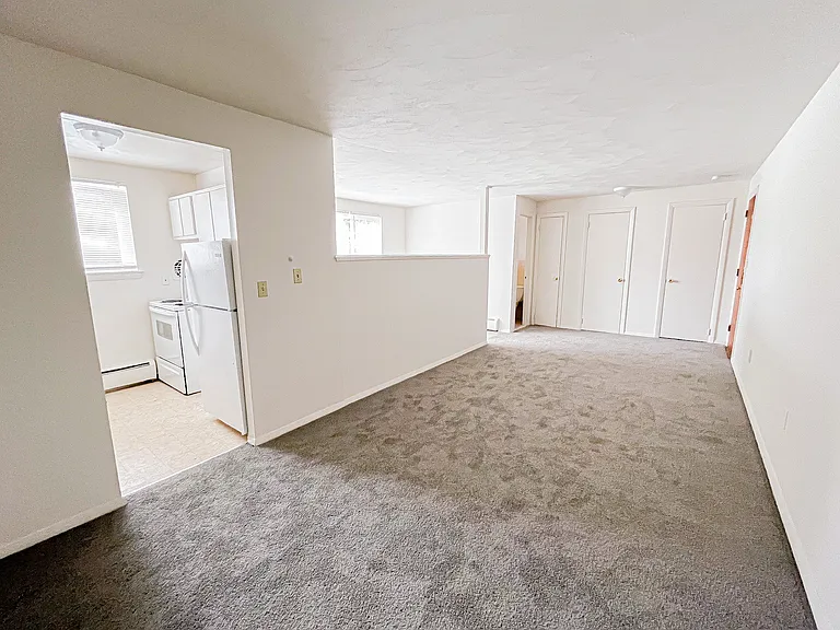 35 Evergreen Ave — Photo 9