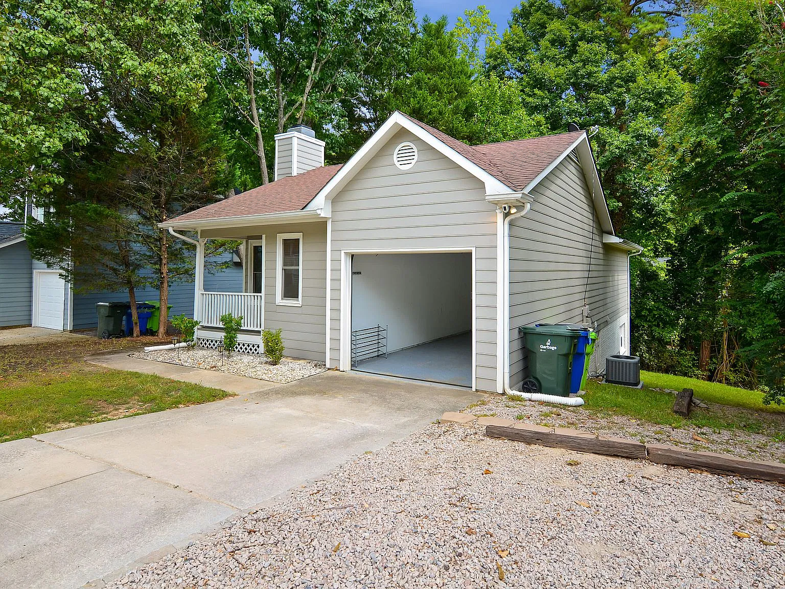 3 bed, 1657 sqft, $2,295 — Photo 2