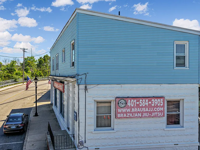 33 Railroad Ave #1 — Photo 3