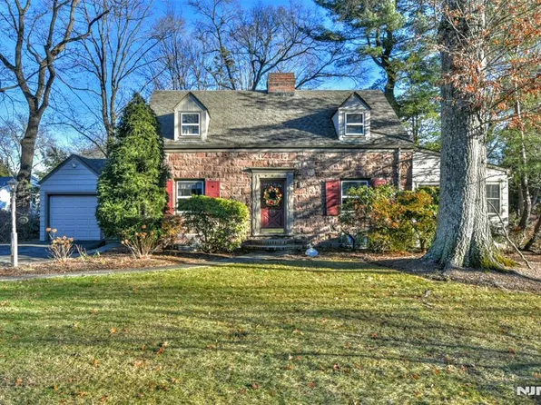 518 Wyckoff Ave, Wyckoff, NJ 07481