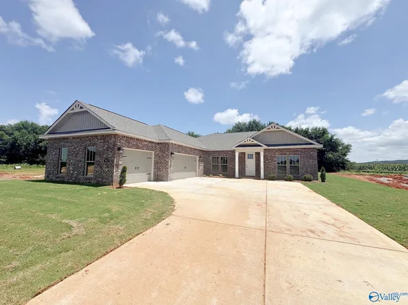 1215 Maplehurst St, Decatur, AL 35603
