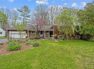 9 Bishop Dr, Fayetteville, NY 13066