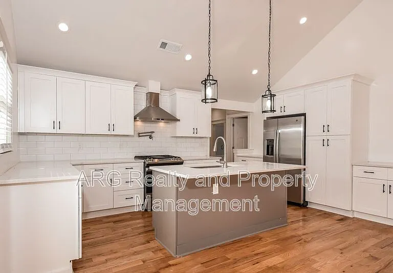 2215 Lang Dr SW — Photo 5