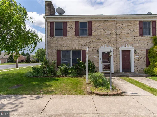 327 E Ridge Dr, Hagerstown, MD 21740