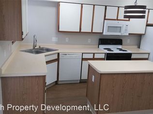 N34W23311 Hunters Ct APT 104, Pewaukee, WI 53072