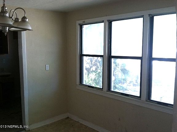 3rd image of 1560 19TH Street W