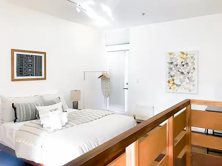1826 E Yesler Way — Photo 5